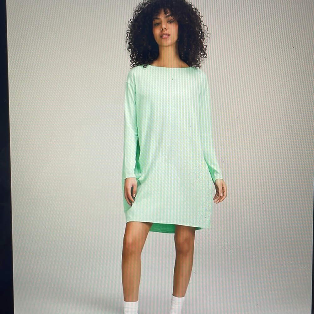 Lululemon back in Action dress